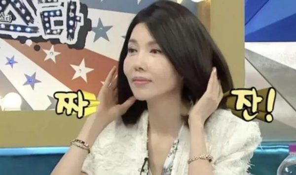 60岁韩女星“颈部无皱纹”，韩网友评论观点不一