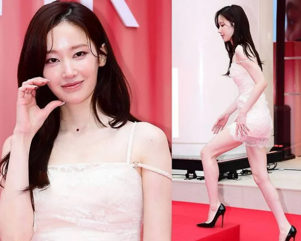 韩国知名女星亮相红毯，白色迷你裙引关注