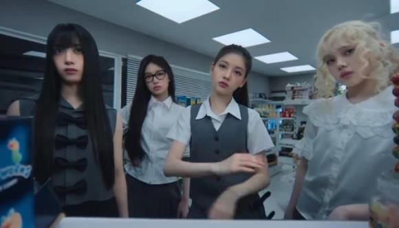 PSY旗下新女团，出道MV预告引争议，网友：“关田小娟什么事”