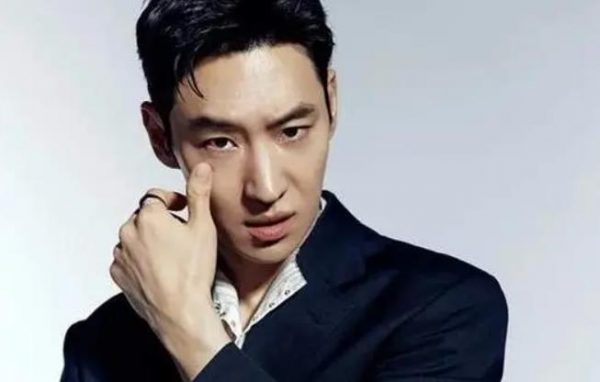 韩国知名男星透露：正在同时拍摄《信号2》和《模范出租车3》 