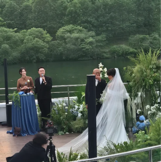 韩国知名女星婚礼现场公开，新郎泪流满面 