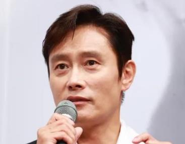 李秉宪自曝演艺生涯超过30年，能给儿子看的作品只有3部