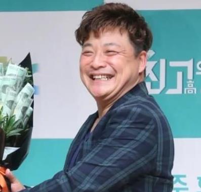 韩国知名男艺人被爆计划年内结婚，准新娘是小12岁普拉提教练