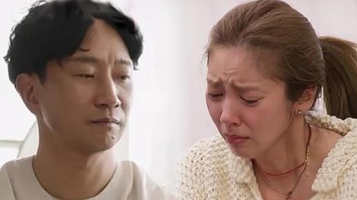 韩女星哭诉被丈夫“欺骗”，从不婚丁克到独自育儿
