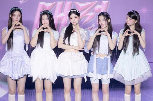 韩女团歌谣大战现场表演，有网友赞扬专业，有网友质疑并非真唱