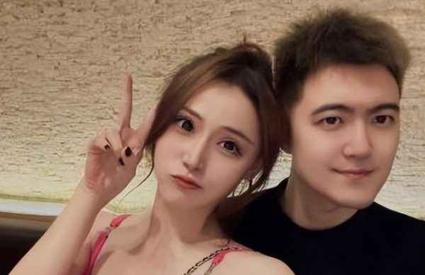 又一网红抗癌博主去世年仅32岁，丈夫发文：再见了媳妇