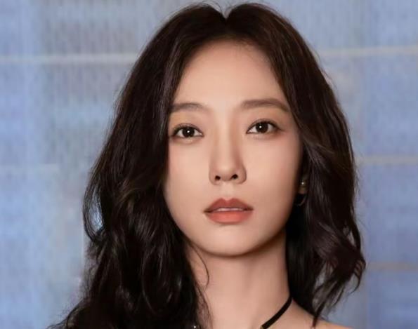王珞丹方辟谣自导自演被求婚，该男子系惯犯，曾骚扰迪丽热巴