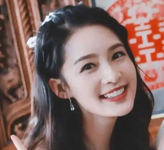 李沁自曝：在张若昀婚礼“讨回妆化费”！