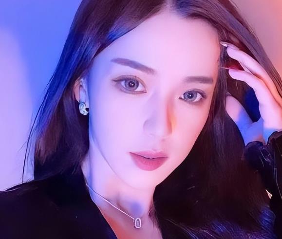 颜值网红迅猛龙特蕾莎：别让我有男朋友，完全不需要！
