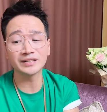 何晟铭回应“结婚了吗”，网友：回应了又像没回应