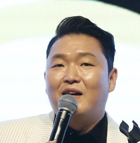 歌手PSY被曝“违规开药”，所属社回应