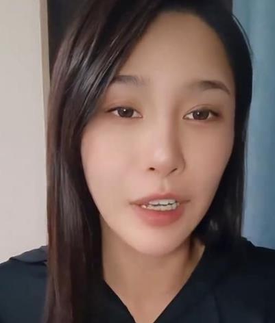短剧演员许子吟自曝因拍吻戏被男友分手