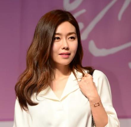 韩女星首次自曝抗癌经历：想到留下的孩子们很痛苦