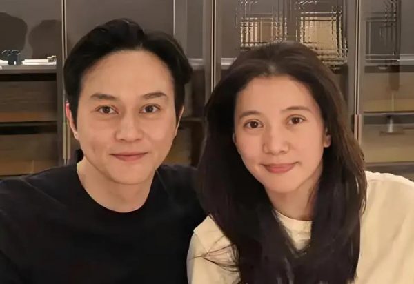 袁咏仪儿子张慕童18岁近照公开，网友：五官很像爸爸张智霖