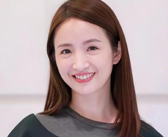 林依晨产后3个月就复工，接受采访表示“觉得当妈妈要自私一点”