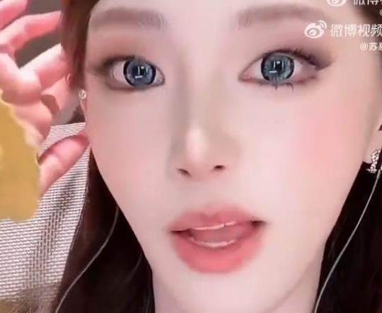颜值网红迅猛龙特蕾莎训粉引关注“还真把自己当成我妈了”