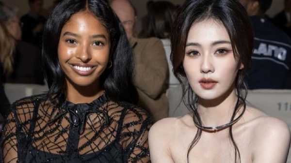白鹿与科比大女儿同框看秀