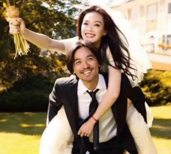 冯德伦发文祝贺舒淇拿奖：又赢？家里没位放啊导演！
