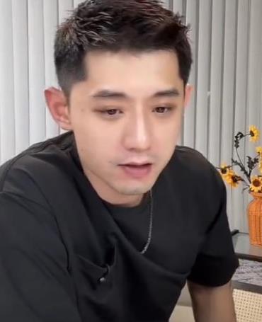 张继科回应景区拍照落水：不知道被谁一脚踹水里了
