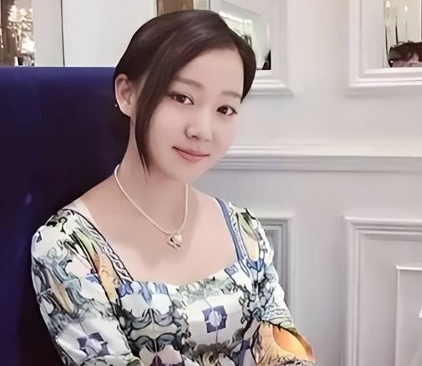 马龙妻子夏露分享跳舞视频，网友：不输专业舞者