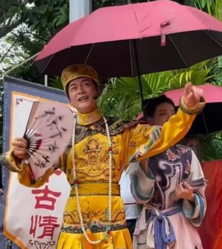 今年已有多名艺人在景区再就业，网友称赞：凭本事吃饭体面