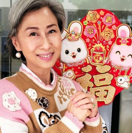 64岁叶蒨文全开麦唱跳《APT》引热议