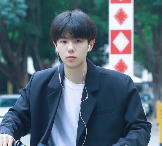 网红垫底辣孩自曝拿到了八大美院的合格证