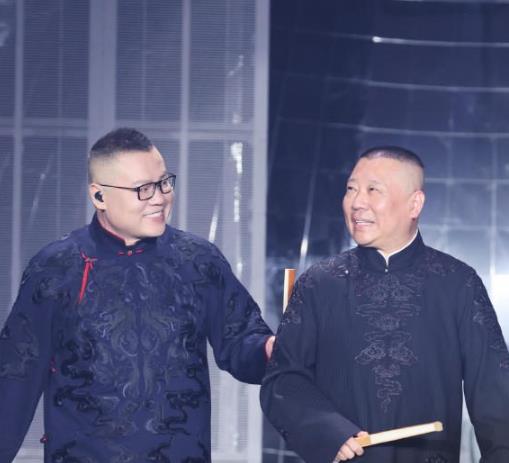 岳云鹏演唱会上爆料:郭德纲就是我们单位一普通员工缩略图 岳云鹏演唱会上爆料:郭德纲就是我们单位一普通员工