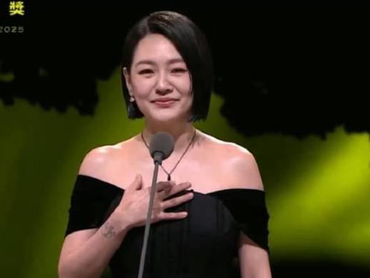小S第60届金钟奖获奖，坦言无助的时候，还是很想打电话给大s
