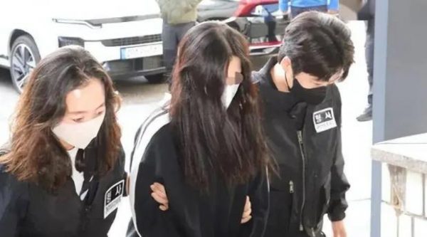 韩国一演员被曝，贩卖30多岁女性至柬埔寨，并强迫其做成人直播 