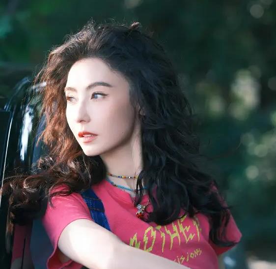 刘嘉玲爆料：谢霆锋妈妈说，张柏芝把两个孩子照顾得非常好 