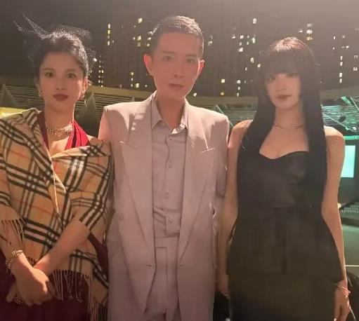 刘冲吐槽宋威龙拍照实力，宋威龙：我就说这边光线不行 
