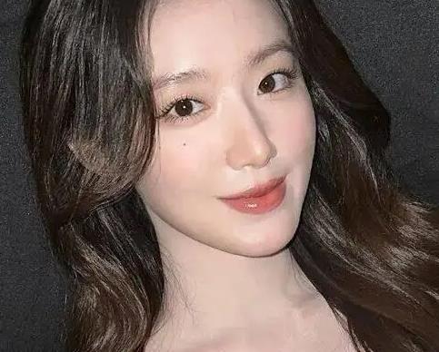 知名女团成员不满经纪公司修图：真的很生气，我明明说过不要修图 