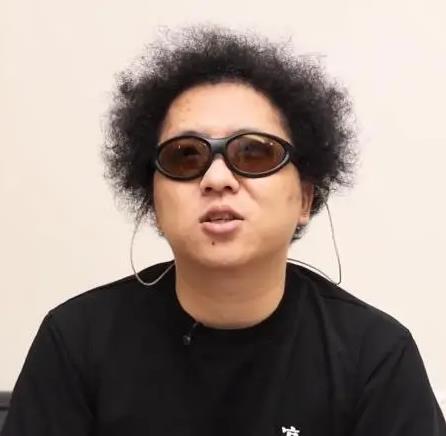 盲人脱口秀演员谈“郑智化连滚带爬”：好多人不懂一个事情 