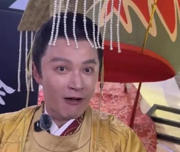 郑国霖景区打工两个月成“顶流NPC”：生活肯定有改善 