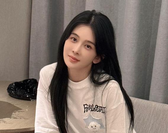 赵樱子自曝“小11岁前男友”片酬2000万，网友：前男友是哪位？