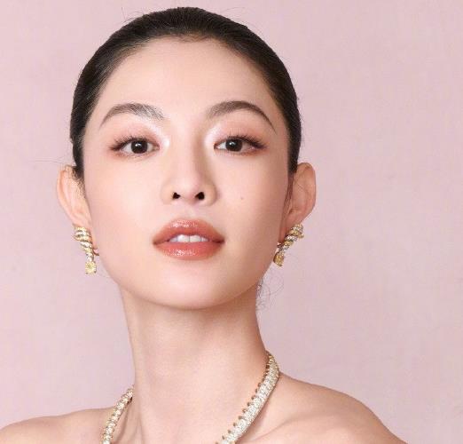 王耀庆发文回应对钟楚曦贴脸开大：远没有资格参与或调侃一些事件