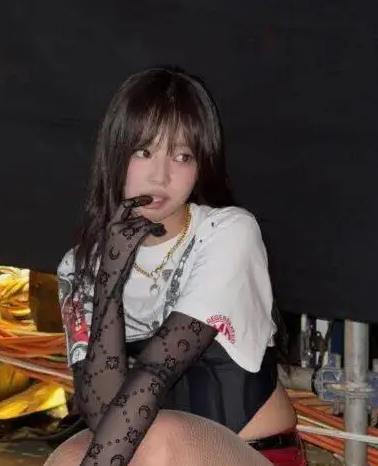 两位知名女团爱豆卷入香奈儿代言争议，韩网友吵成一团…… 