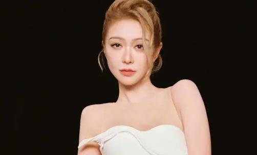 江一燕官宣离婚，薛凯琪说其“不要脸就好了”再引关注 