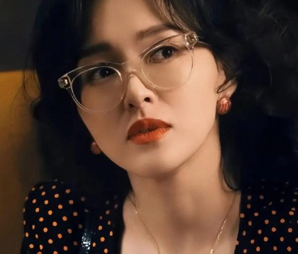 编剧爆料王家卫片场录音，唐嫣卷入“受害者联盟”风波 