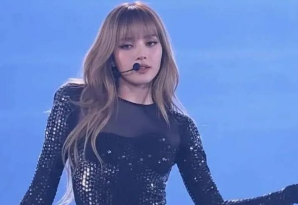 一直走“前卫大胆”风格的顶级女团爱豆,突然变保守了? 缩略图 一直走“前卫大胆”风格的顶级女团爱豆,突然变保守了?