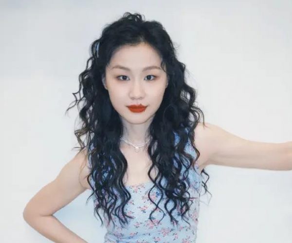 金靖直言：有谣言说明我们越来越好 