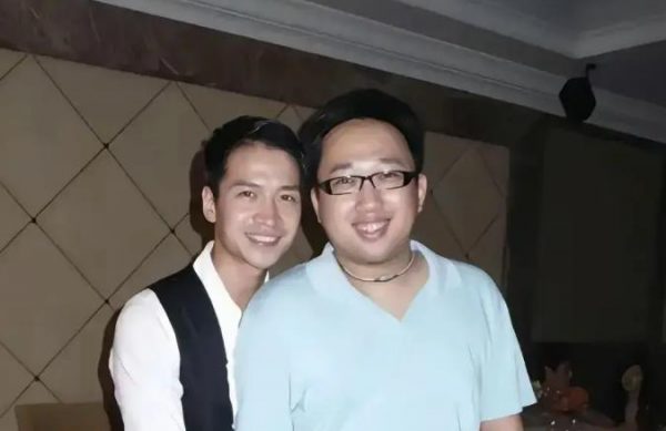 何晟铭称于正还没有放下,回应于正说和他不熟:这是他的方式 缩略图 何晟铭称于正还没有放下,回应于正说和他不熟:这是他的方式