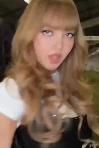 Jennie和Lisa火爆视频删除的背后? 缩略图 Jennie和Lisa火爆视频删除的背后?