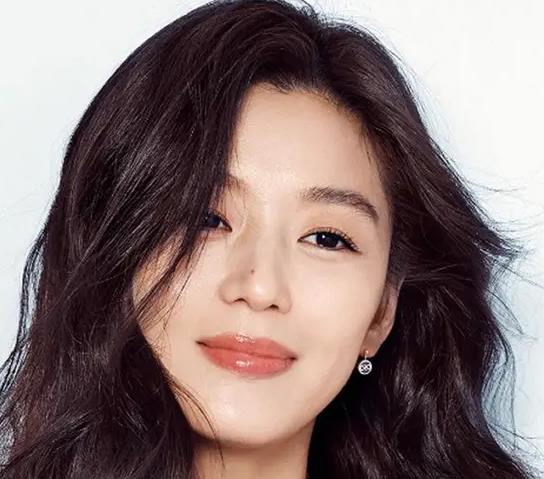 全智贤自曝和丈夫相亲经历,称对丈夫一见钟情缩略图 全智贤自曝和丈夫相亲经历,称对丈夫一见钟情