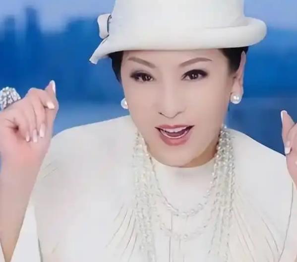 向太陈岚自曝想改遗嘱:第二代不给只给第三代缩略图 向太陈岚自曝想改遗嘱:第二代不给只给第三代