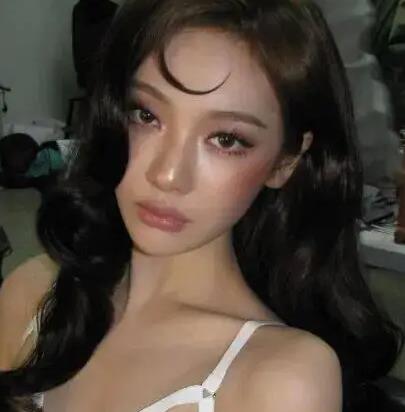 知名女团爱豆纤细双腿引担忧,网友呼吁:请不要再节食了 缩略图 知名女团爱豆纤细双腿引担忧,网友呼吁:请不要再节食了