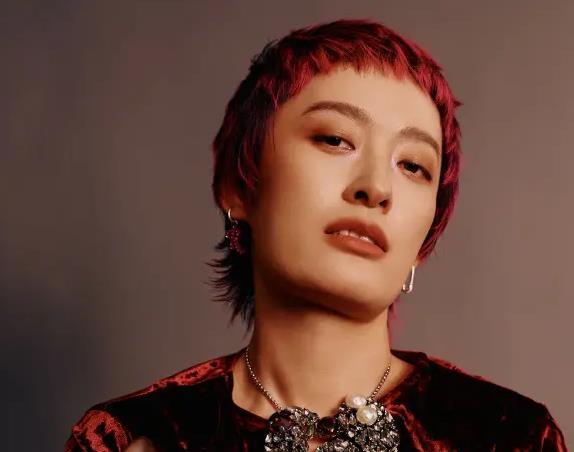 曾轶可被曝职场霸凌,前员工发文控诉,现团队反指“私生报复” 缩略图 曾轶可被曝职场霸凌,前员工发文控诉,现团队反指“私生报复”