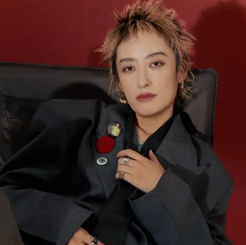 曾轶可团队怒怼前员工双标：你为什么被告自己心里不清楚吗？ 