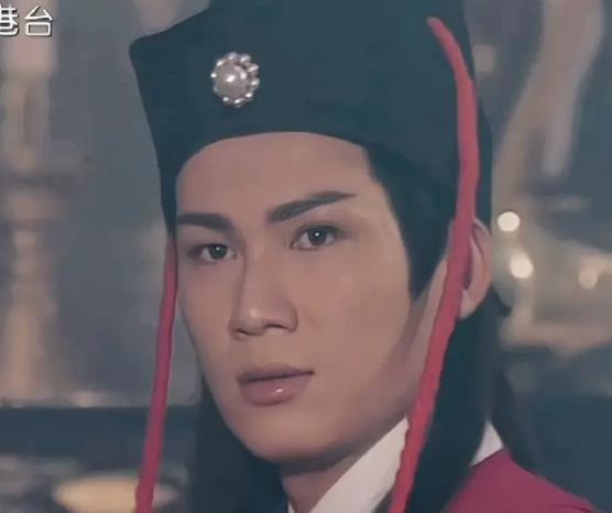 香港众星送别悼念甄志强，遗孀方心媛透露遗体已火化 